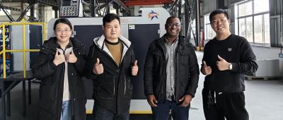 Klientų apsilankymas vaško gamykloje